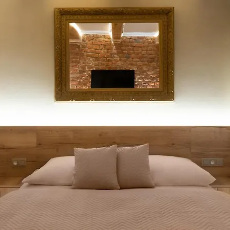 White Wolf Boutique 3*