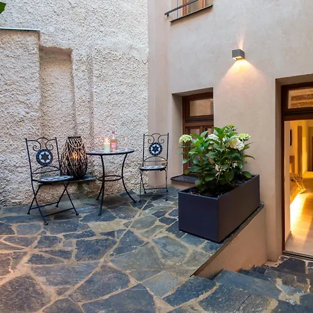 White Wolf Boutique Aparthotel