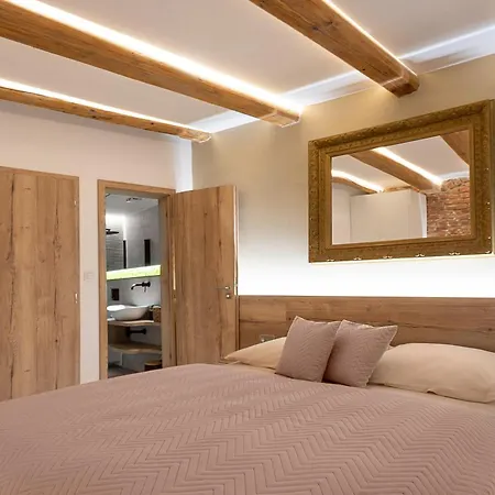 White Wolf Boutique 3*