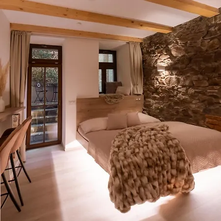 White Wolf Boutique Aparthotel *