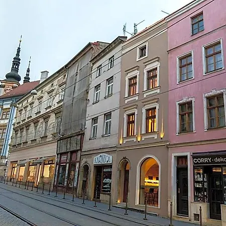 White Wolf Boutique 3*