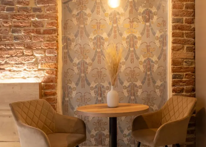 White Wolf Boutique 3*